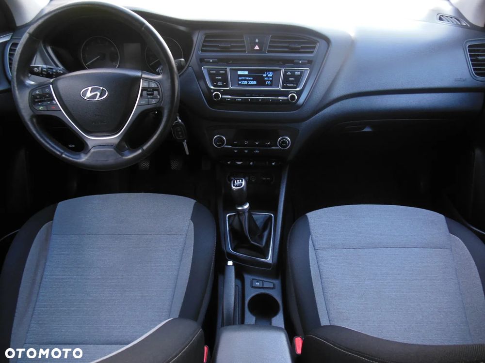 Hyundai i20 1.2 Intro Edition - 17
