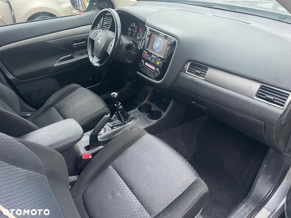 Mitsubishi Outlander 2.2 DI-D 4WD Plus - 11