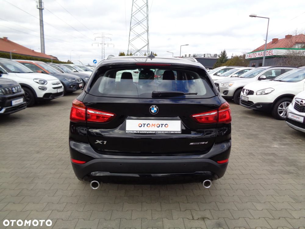 BMW X1 sDrive18d Sport Line - 7
