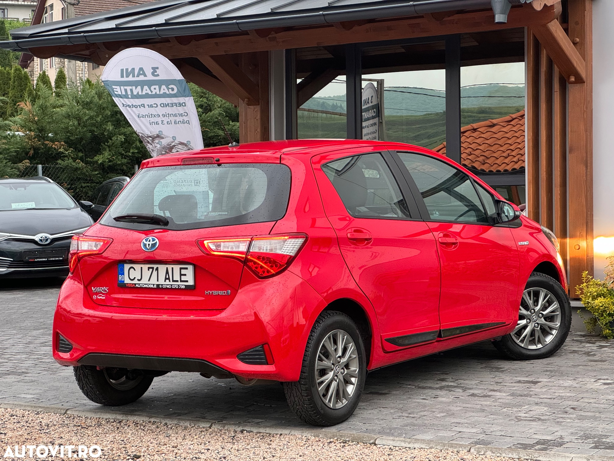 Toyota Yaris 1.5 VVT-i HSD Terra - 3
