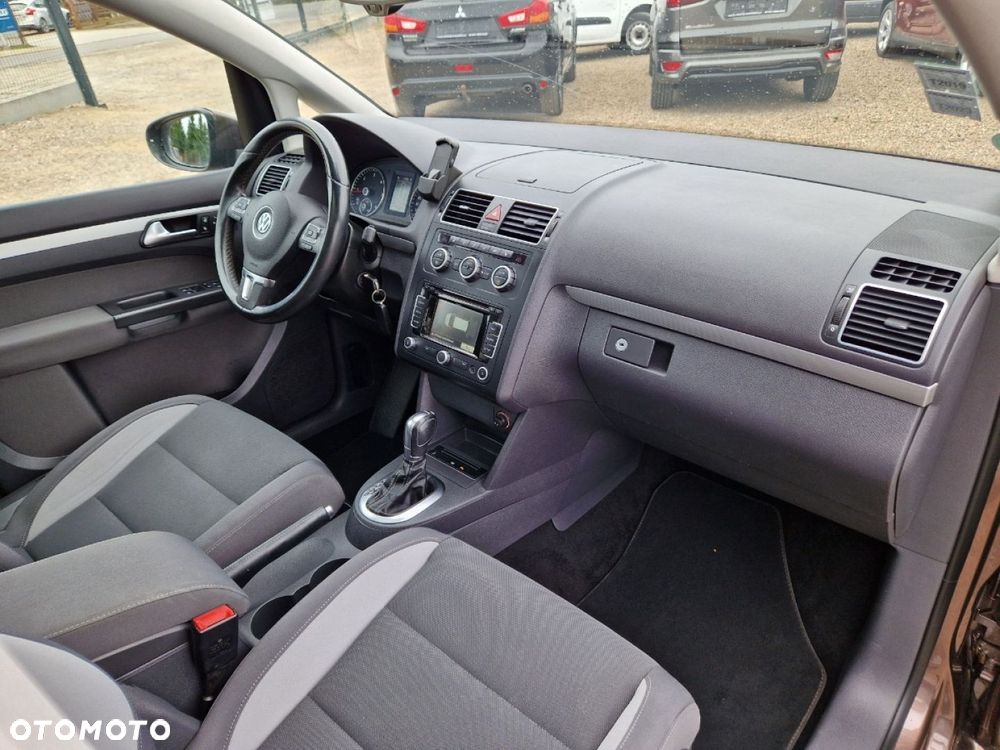 Volkswagen Touran 2.0 TDI DPF DSG Life - 22