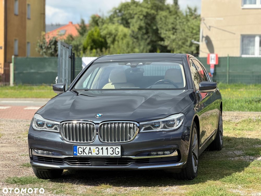 BMW Seria 7 750i xDrive - 2