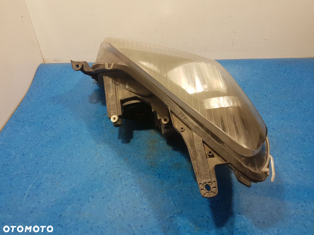 OPEL ASTRA H REFLEKTOR PRAWY - 8