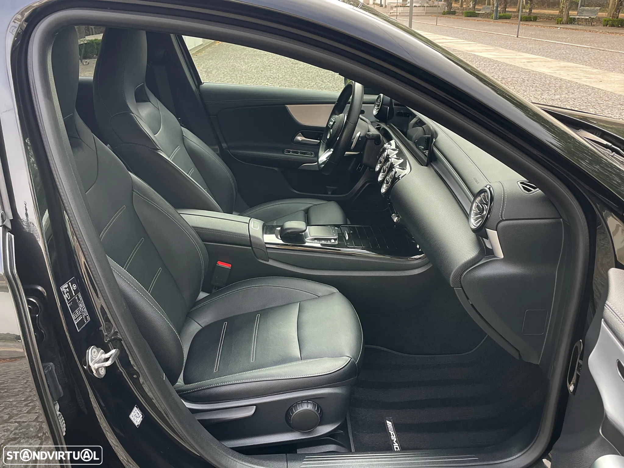 Mercedes-Benz A 250 e 8G-DCT AMG Line - 23