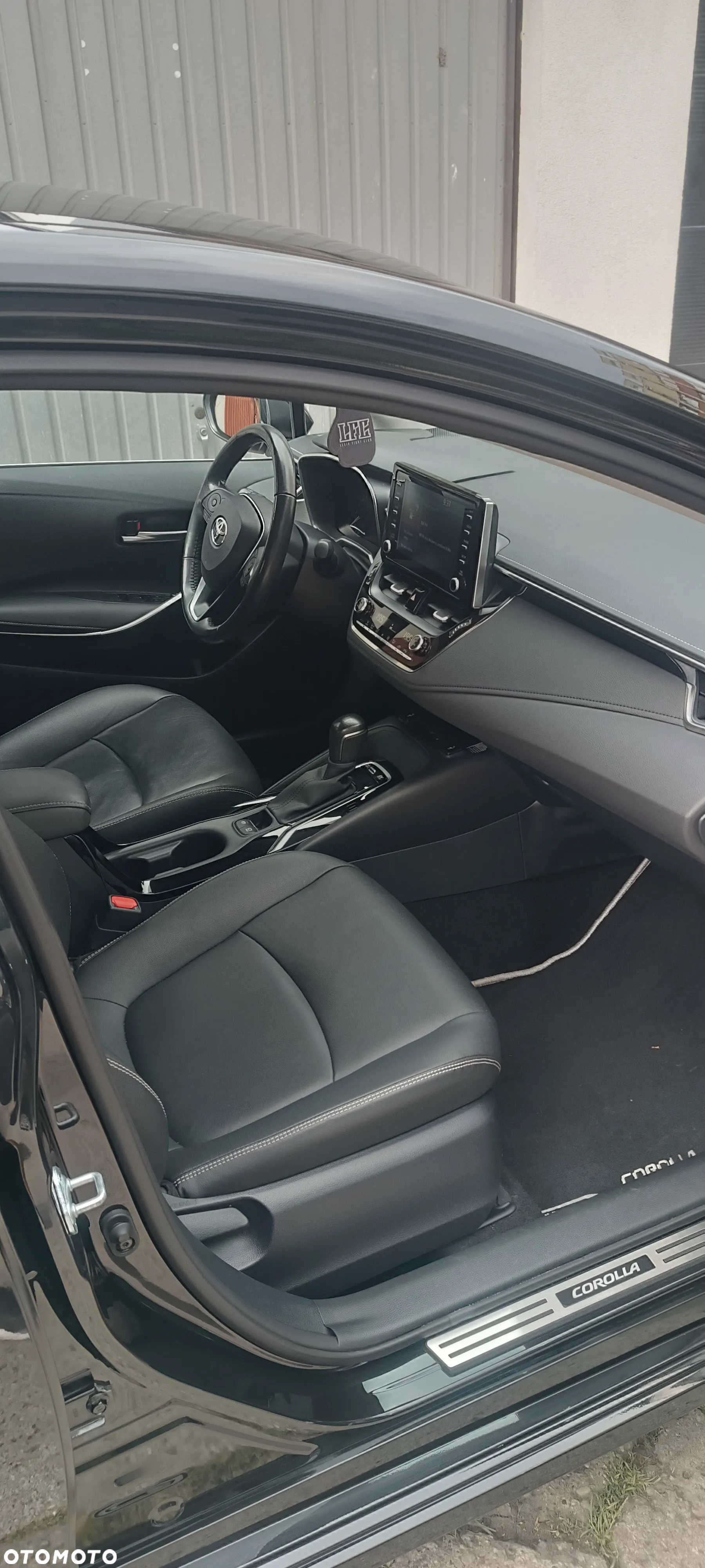Toyota Corolla 1.8 Hybrid Executive - 18