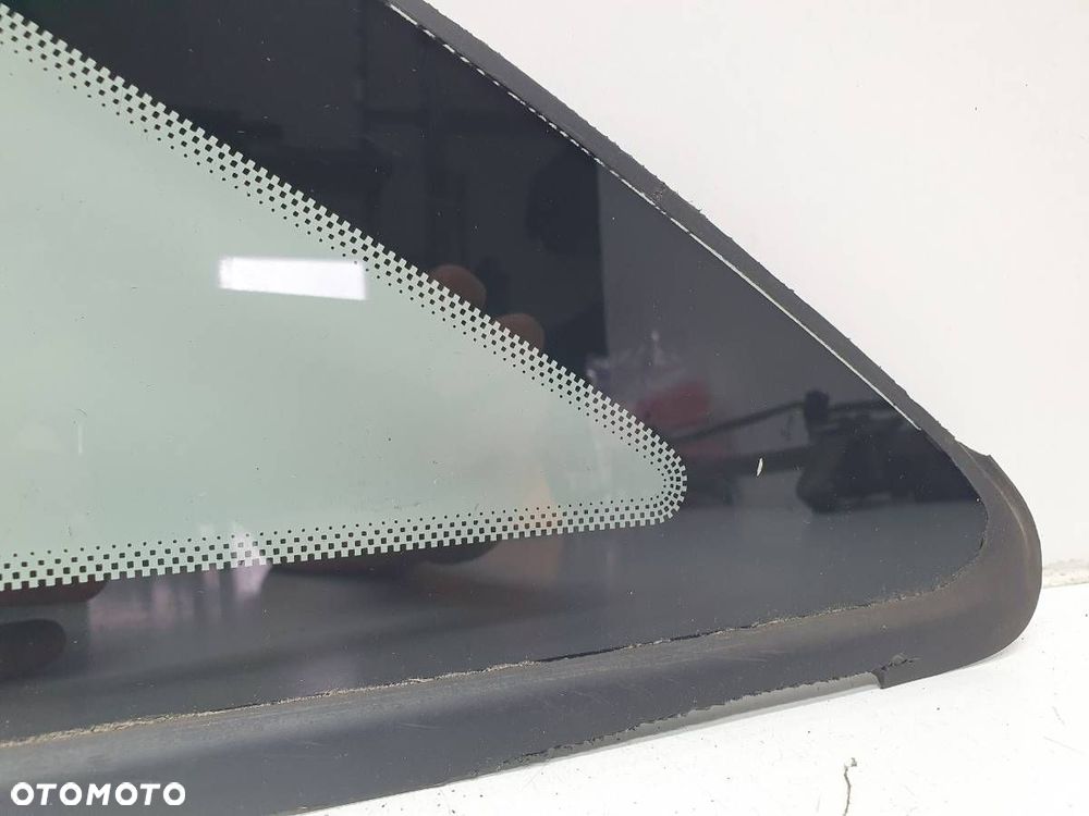 SZYBA LEWA TYŁ KAROSERYJNA TRÓJKĄT OPEL CORSA D 3D - 5