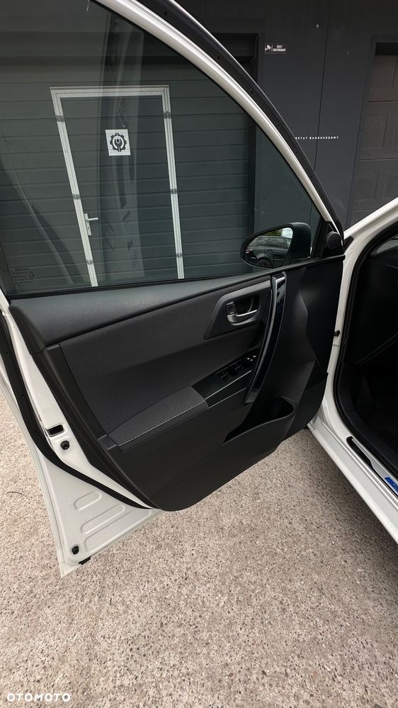 Toyota Auris - 11
