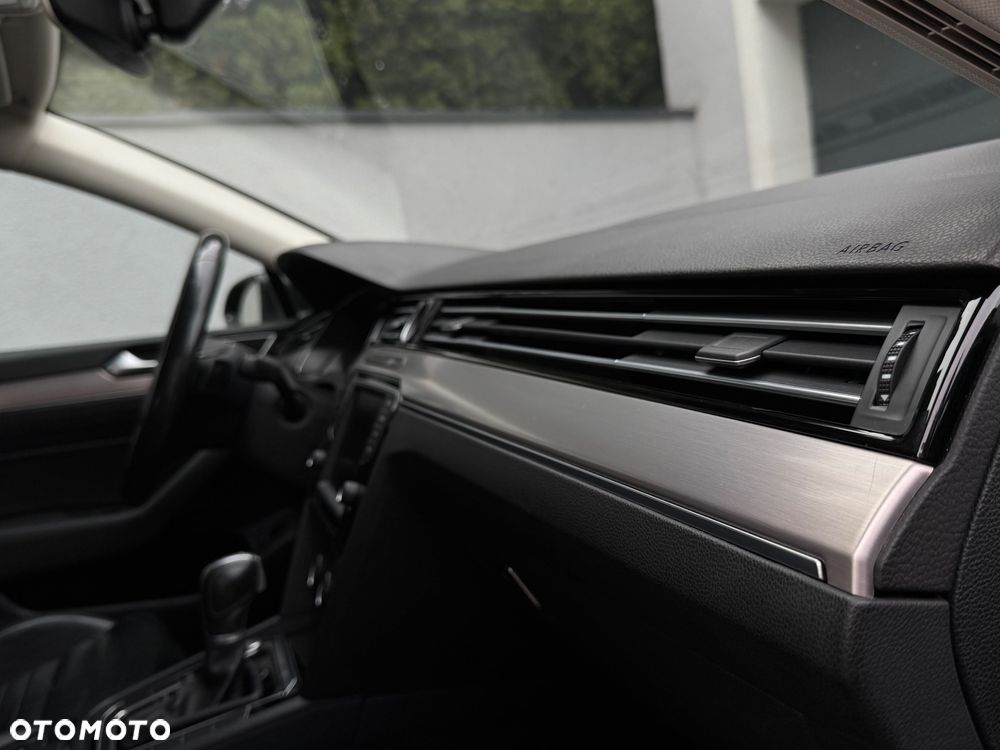 Volkswagen Passat 2.0 TDI (BlueMotion Technology) DSG Highline - 25