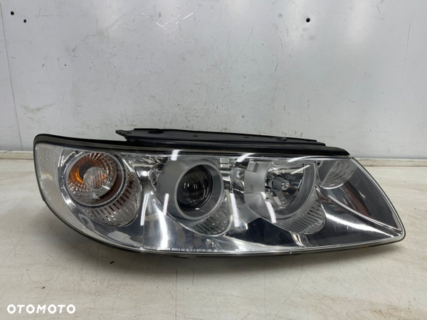 Lampa reflektor Hyundai Grandeur IV 05-10r. PRAWA przednia kompletna Xenon ksenon Europa oryginal