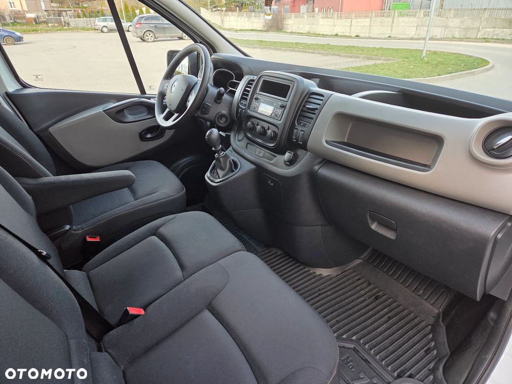 Renault Trafic - 16