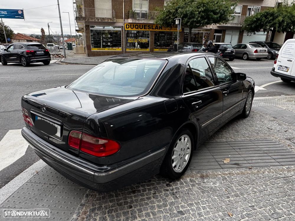 Mercedes-Benz E 220 - 3