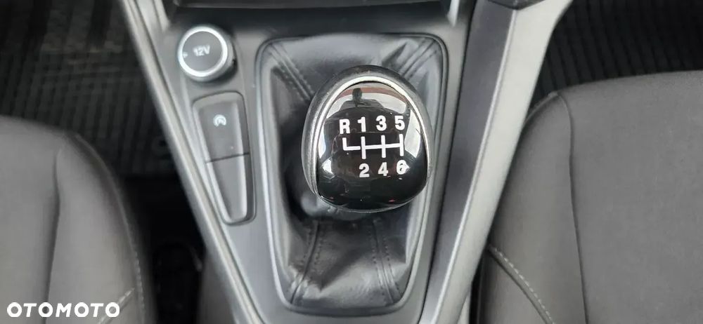 Ford Focus 1.0 EcoBoost Titanium - 26