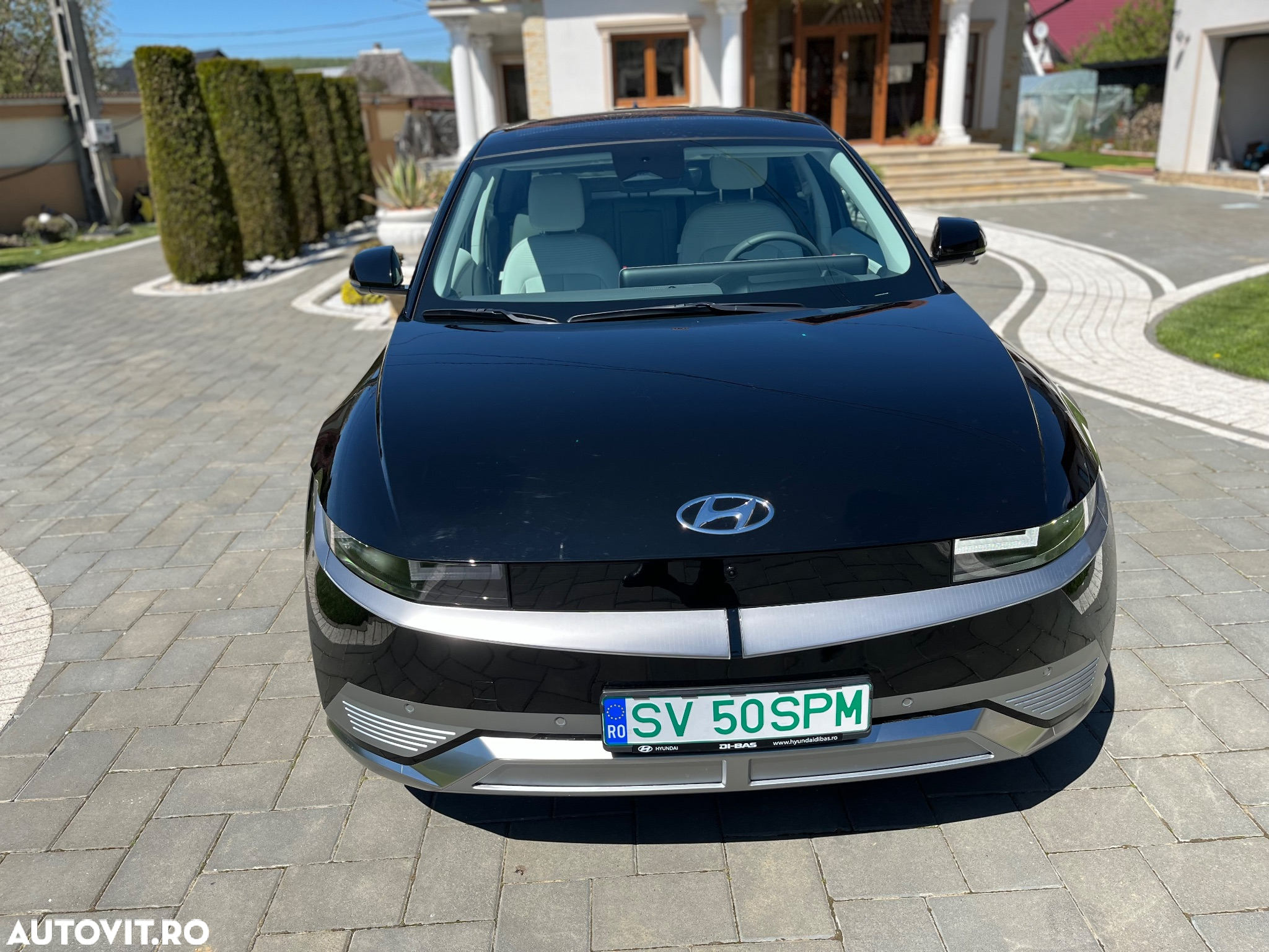 Hyundai IONIQ - 12