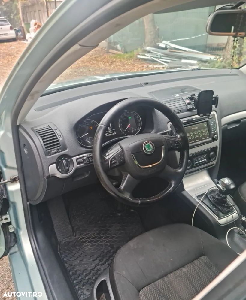 Skoda Octavia 1.8 TSI DSG Ambiente - 4