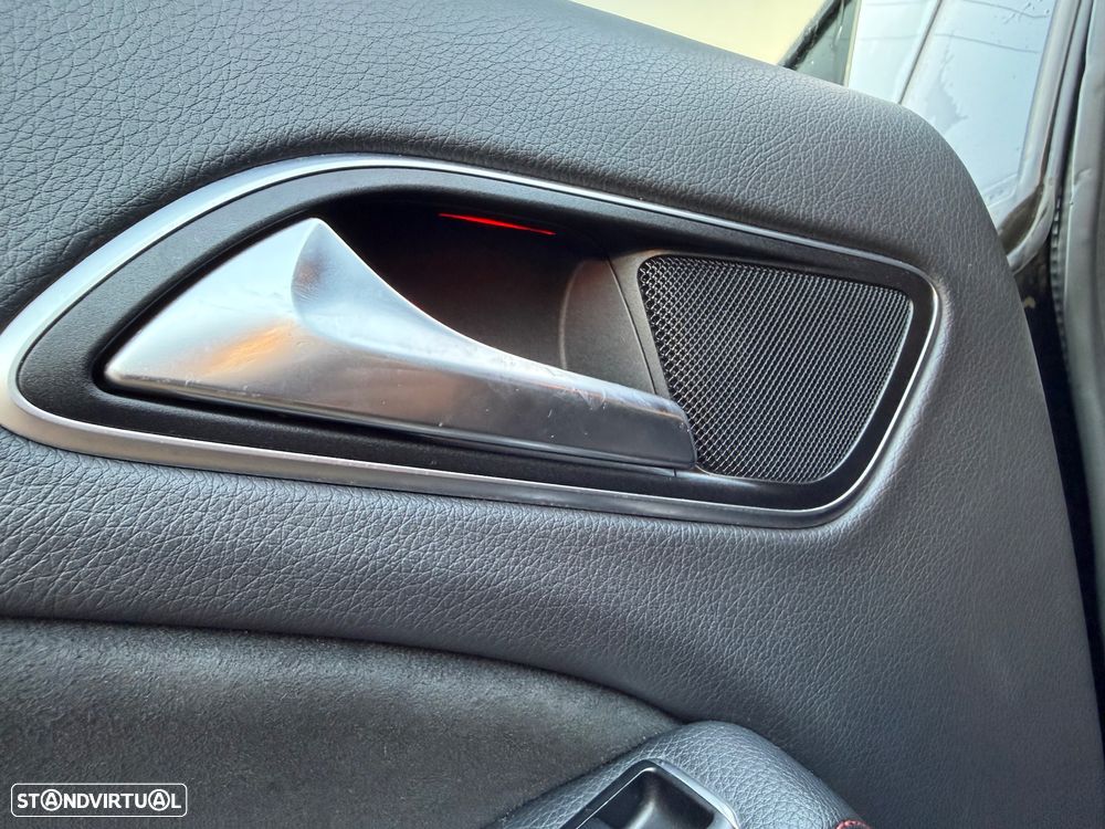 Mercedes-Benz CLA 45 AMG 4Matic Shooting Brake Speedshift 7G-DCT Night Edition - 13