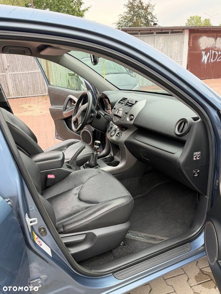 Toyota RAV4 - 7