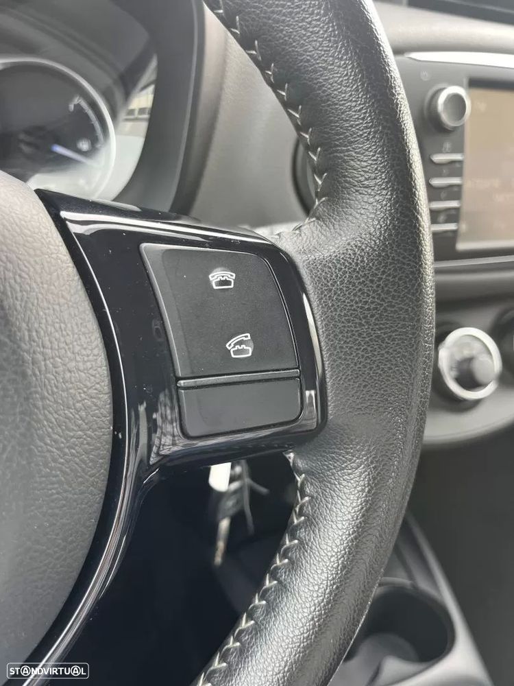 Toyota Yaris 1.0 VVT-i Exclusive - 32