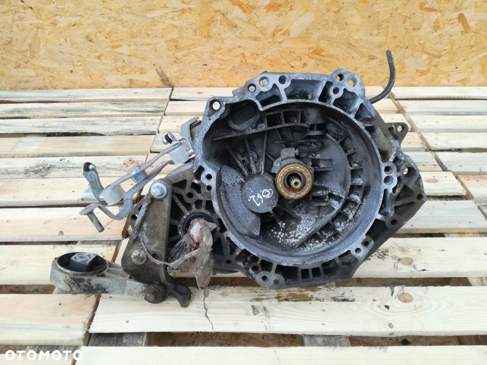 opel corsa d skrzynia biegów 17s9w374 manualna 1.3 diesel 75km 2010r - 1