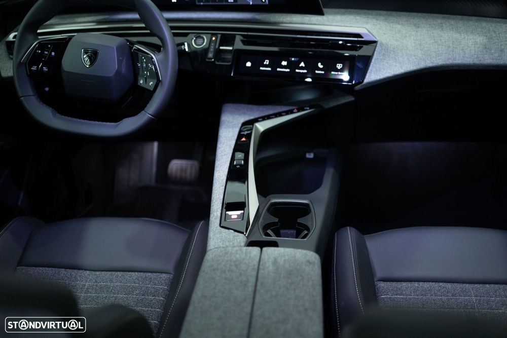 Peugeot 3008 1.2 PureTech Allure Pack EAT8 - 18