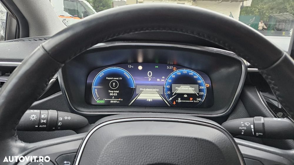 Toyota Corolla Sedan 1.8 HSD Business - 13