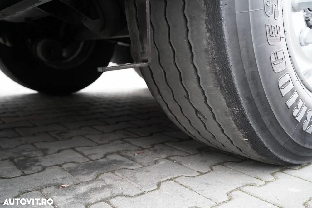 Schmitz Cargobull / REFRIGERAT / UNITATE SCHMITZ TKM / 2x AXE DE RIDICARE / COȘ PENTRU PALEȚI / 2023 / - 23