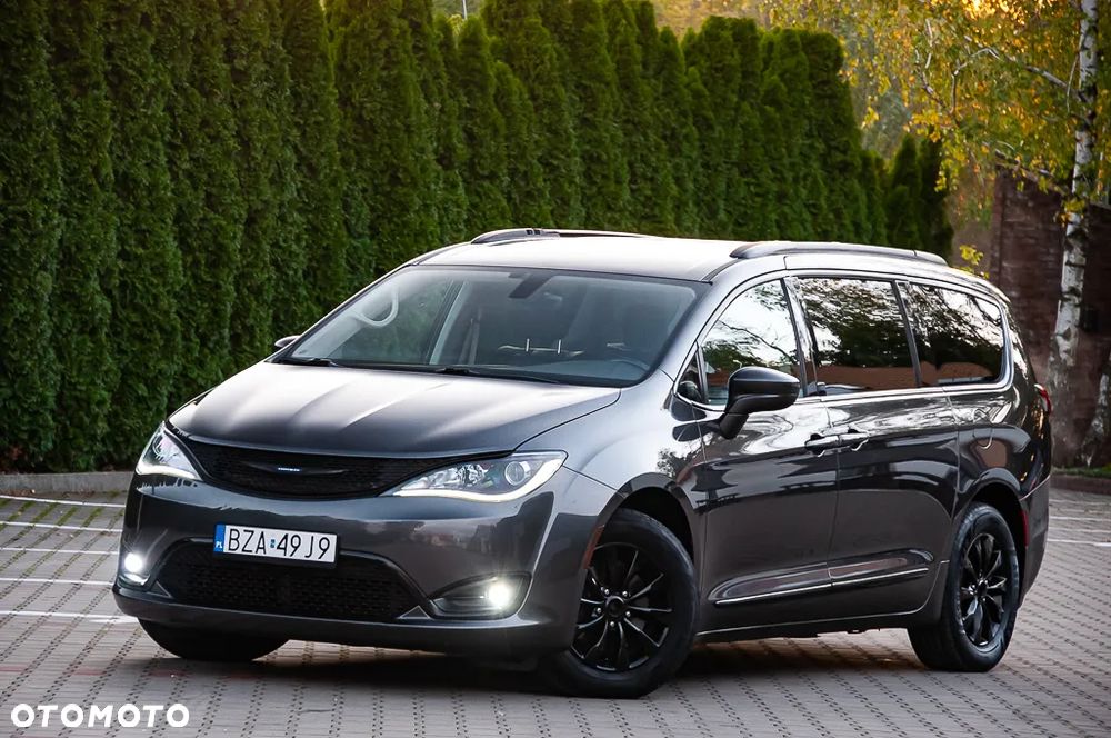 Chrysler Pacifica - 10