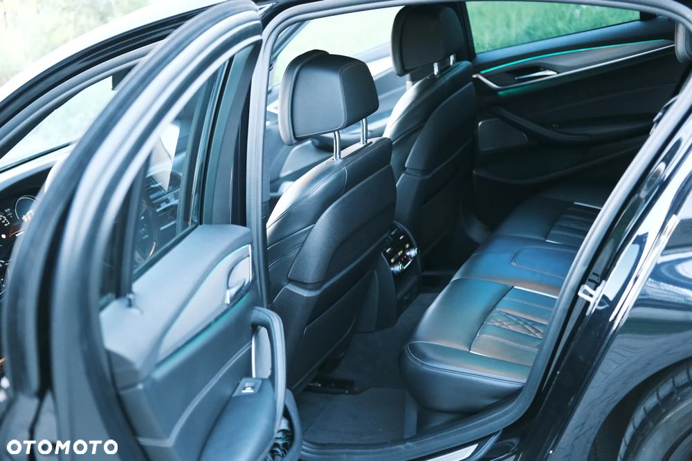 BMW Seria 5 530i xDrive M Sport sport - 15