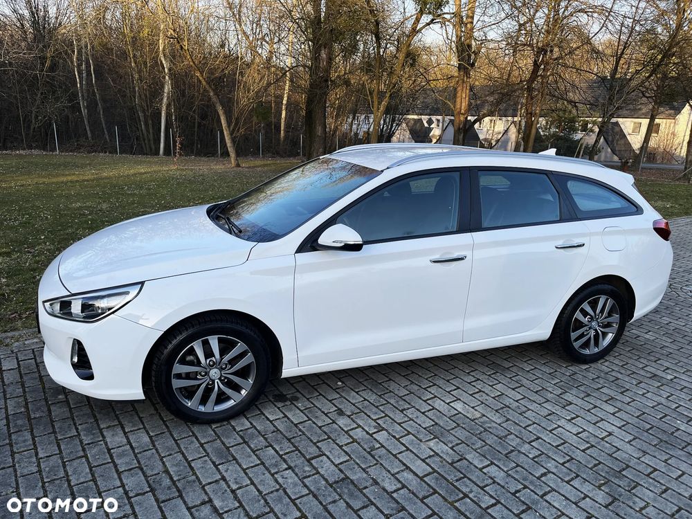 Hyundai i30 blue Kombi 1.6 CRDi Passion - 5