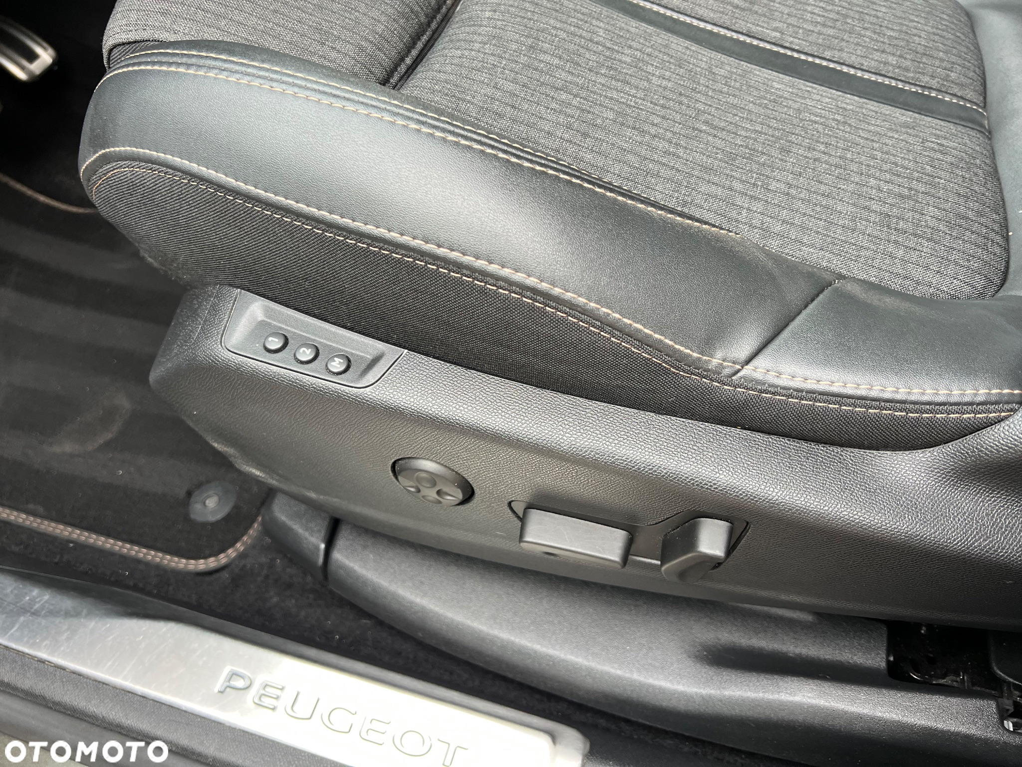 Peugeot 3008 PureTech 180 Stop & Start GPF EAT8 GT Pack - 13