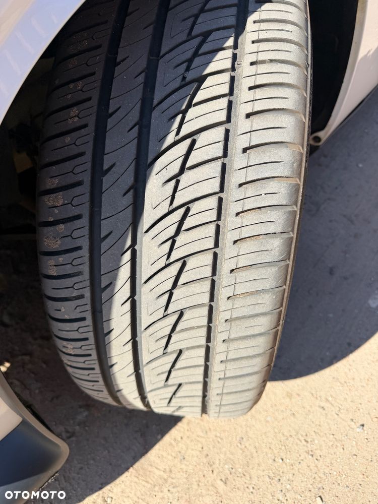 Dodge Challenger - 16