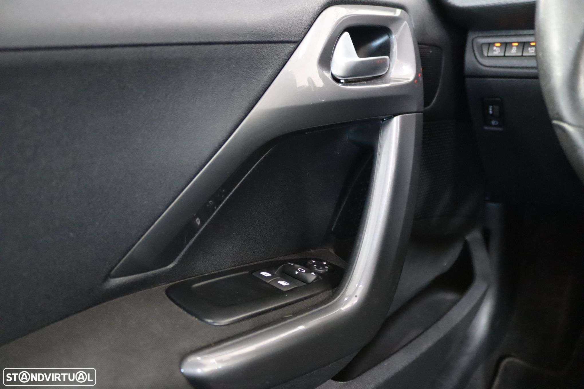 Peugeot 2008 - 10