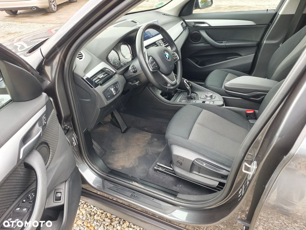 BMW X1 sDrive20i Advantage - 9