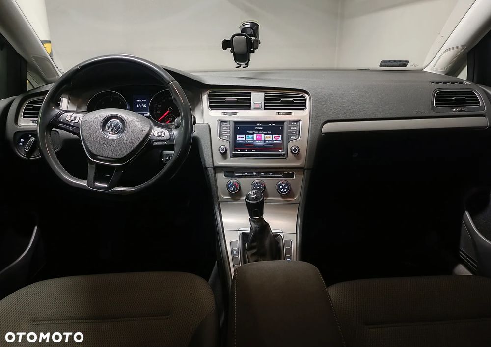 Volkswagen Golf 1.6 TDI BlueMotion Trendline - 4