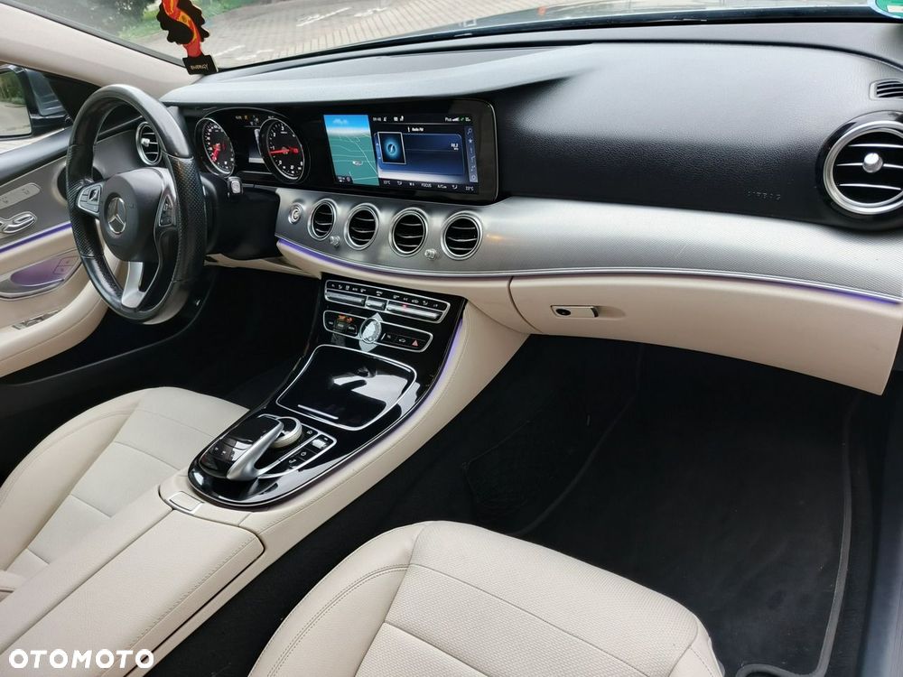 Mercedes-Benz Klasa E 220 d 9G-TRONIC - 34