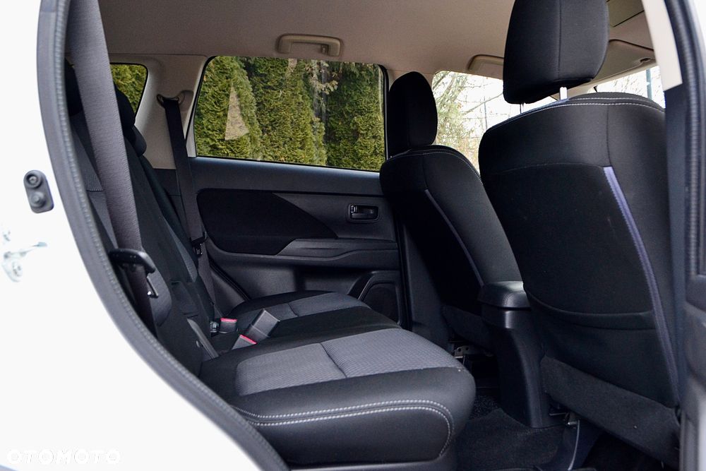 Mitsubishi Outlander 2.0 2WD Edition 100 - 13