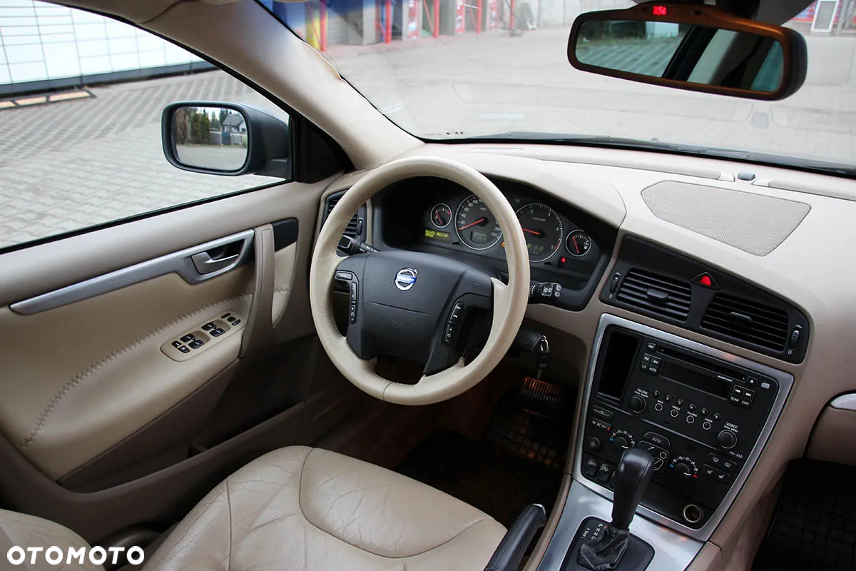 Volvo XC 70 D5 AWD Momentum - 7
