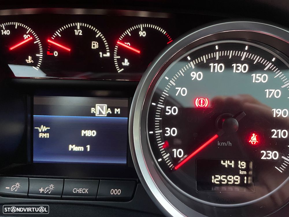 Peugeot 508 RXH 2.0 HDi Hybrid4 Limited Edition 2-Tronic - 16