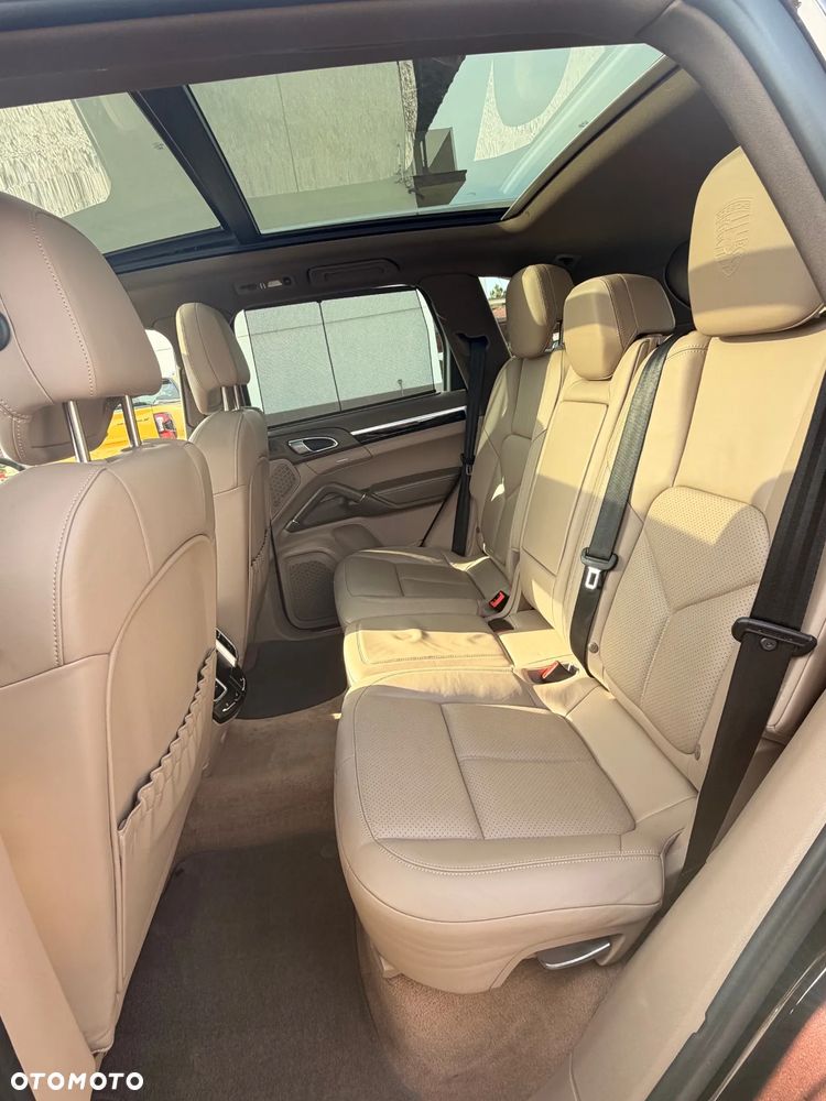Porsche Cayenne Diesel Platinum Edition - 11