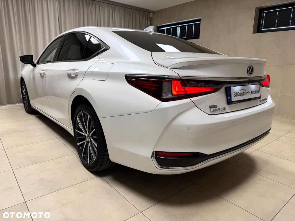 Lexus ES 300h Business Edition - 7