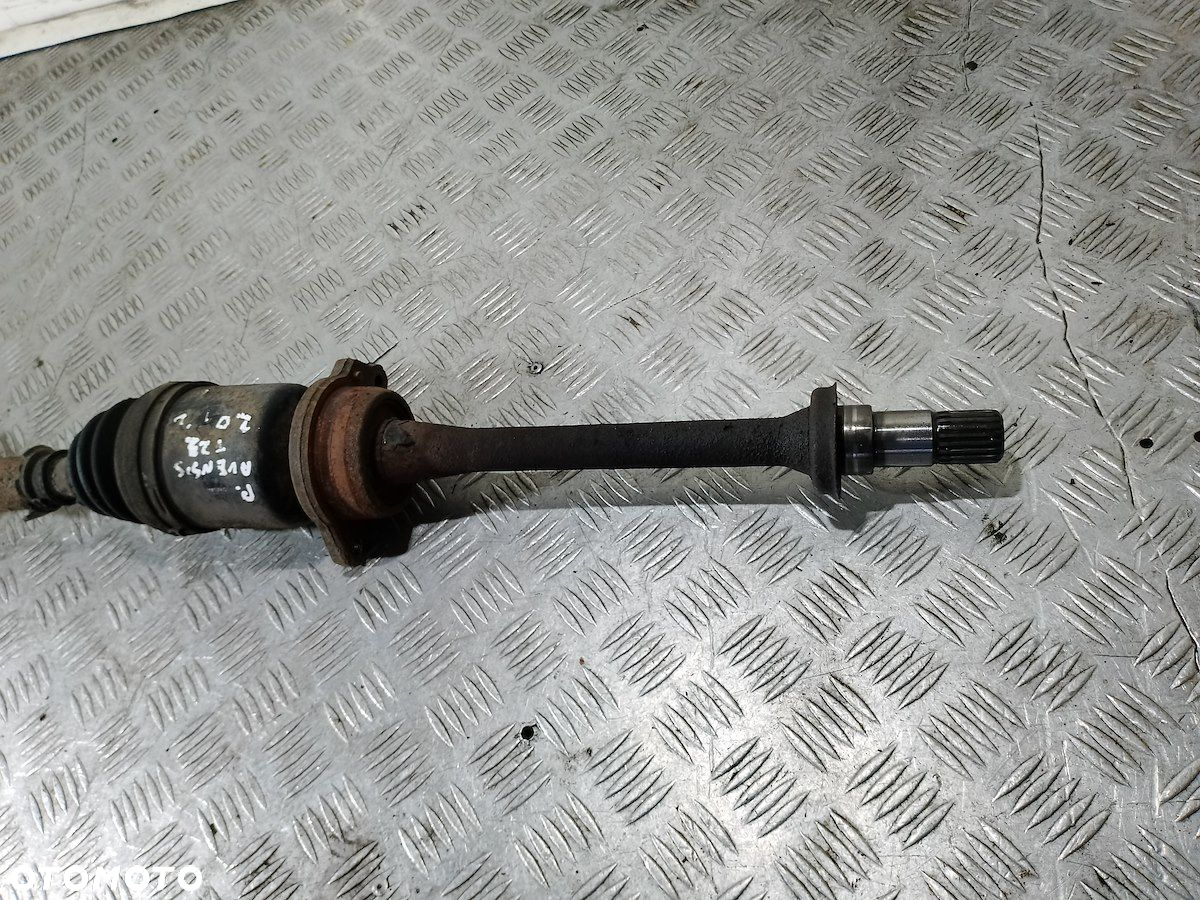 PÓŁOŚ PRAWA PRZÓD TOYOTA AVENSIS I T22 2.0 16V - 3