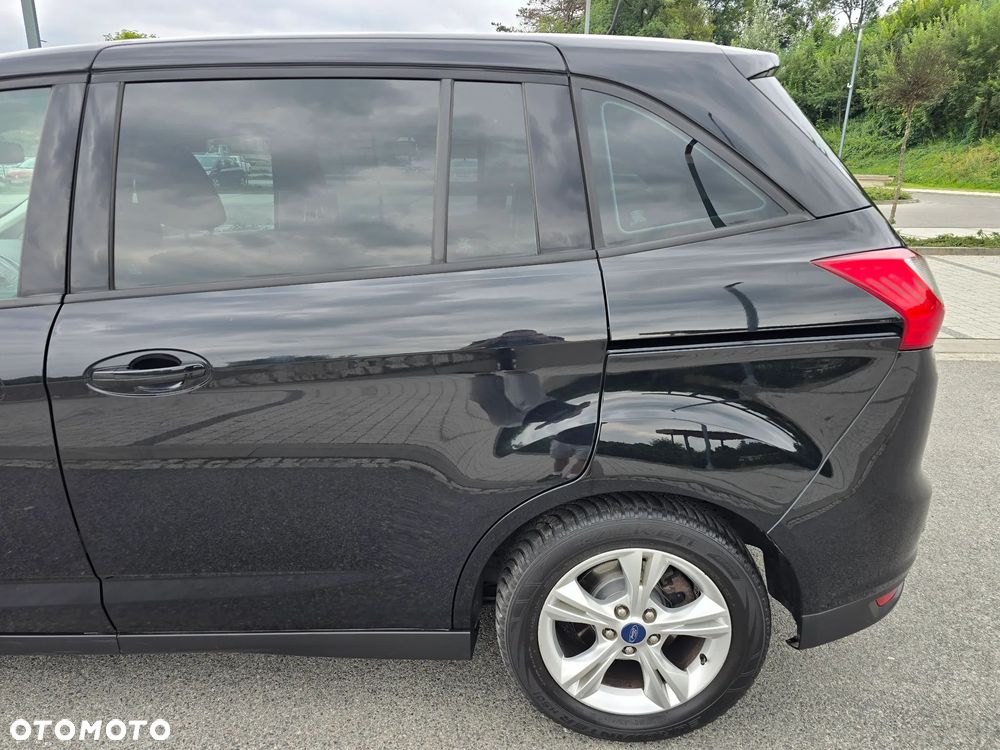 Ford Grand C-MAX - 33