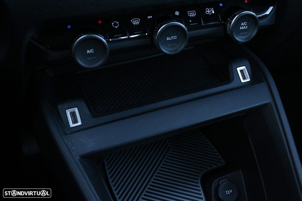 Citroën e-C4 C-Series - 23