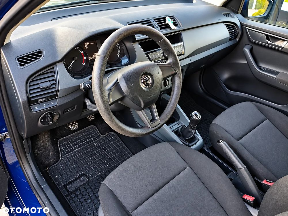 Skoda Fabia 2015 photo 5
