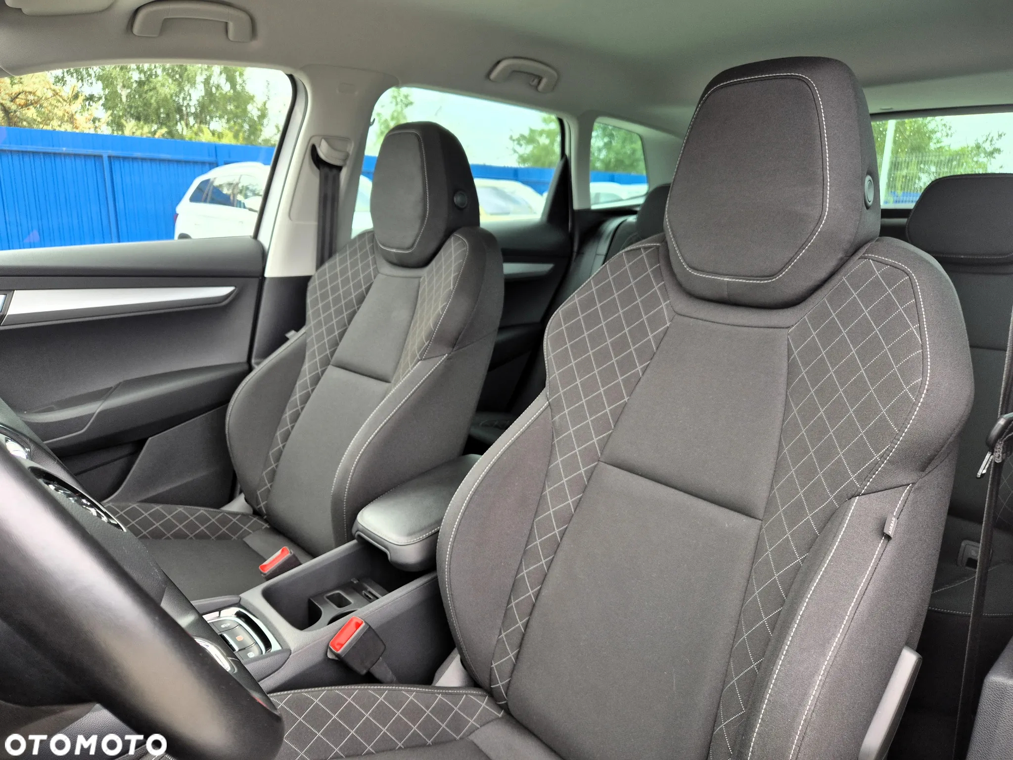 Skoda Karoq 1.5 TSI ACT GPF 4x2 Ambition - 12