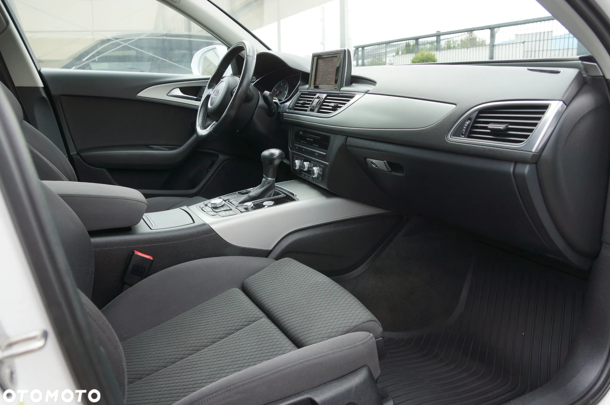 Audi A6 Avant 2.0 TDI Ultra S tronic - 27