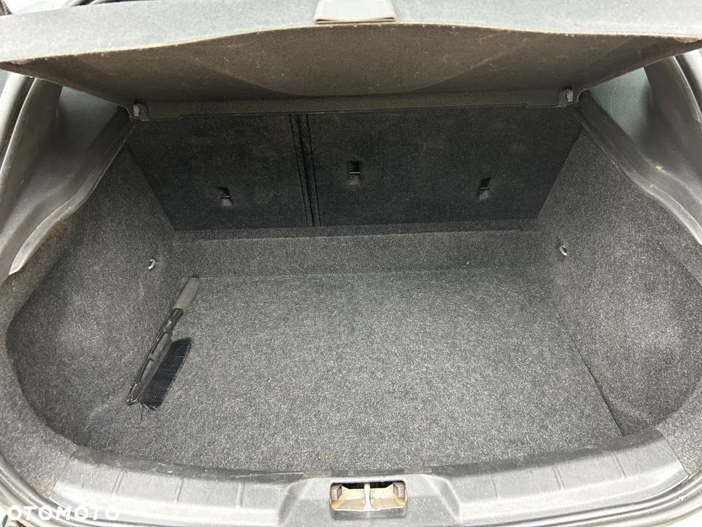 Volvo V40 D3 Drive-E R-Design Momentum - 12