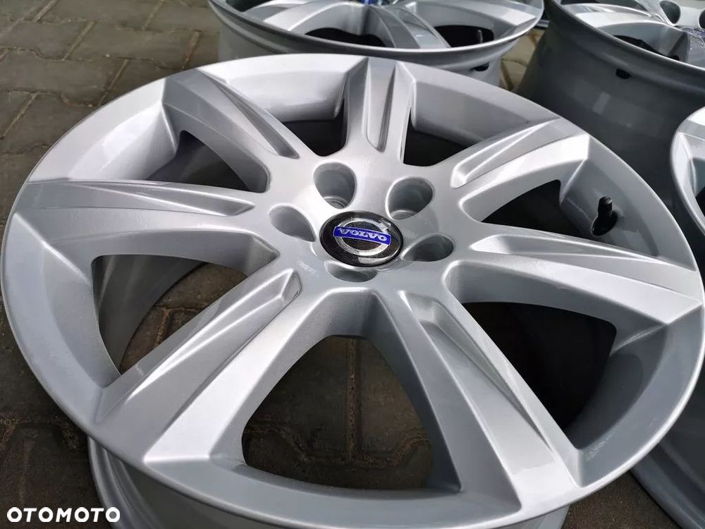 VOLVO cx60 s90 v90 s60 IDEALNE 17'' - 9