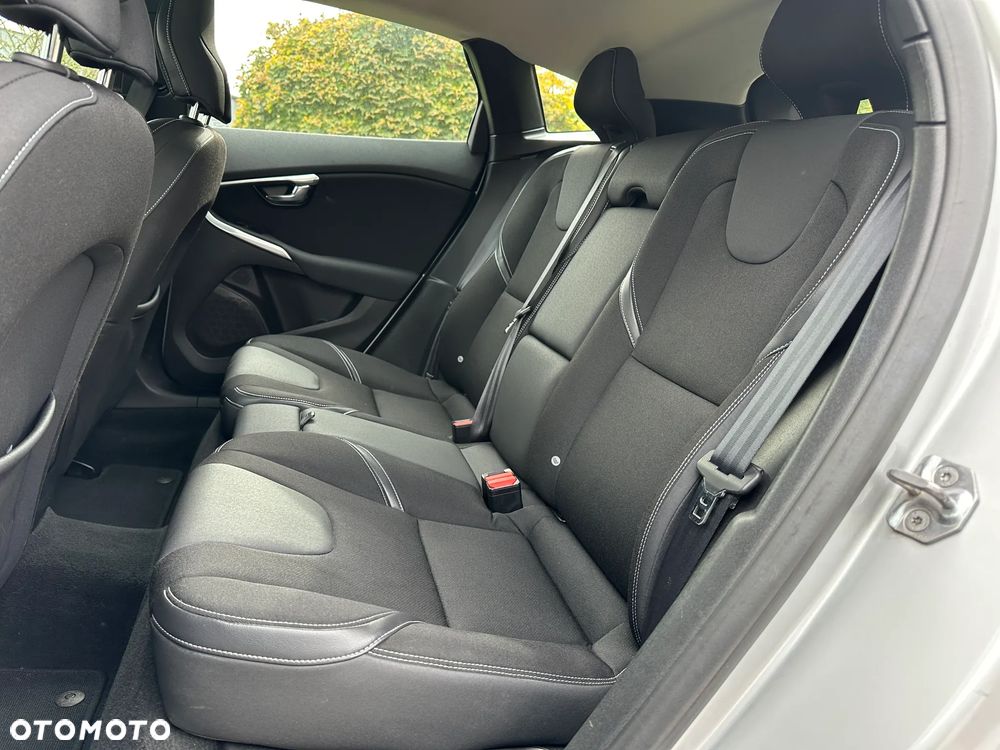 Volvo V40 D4 Drive-E Momentum - 12