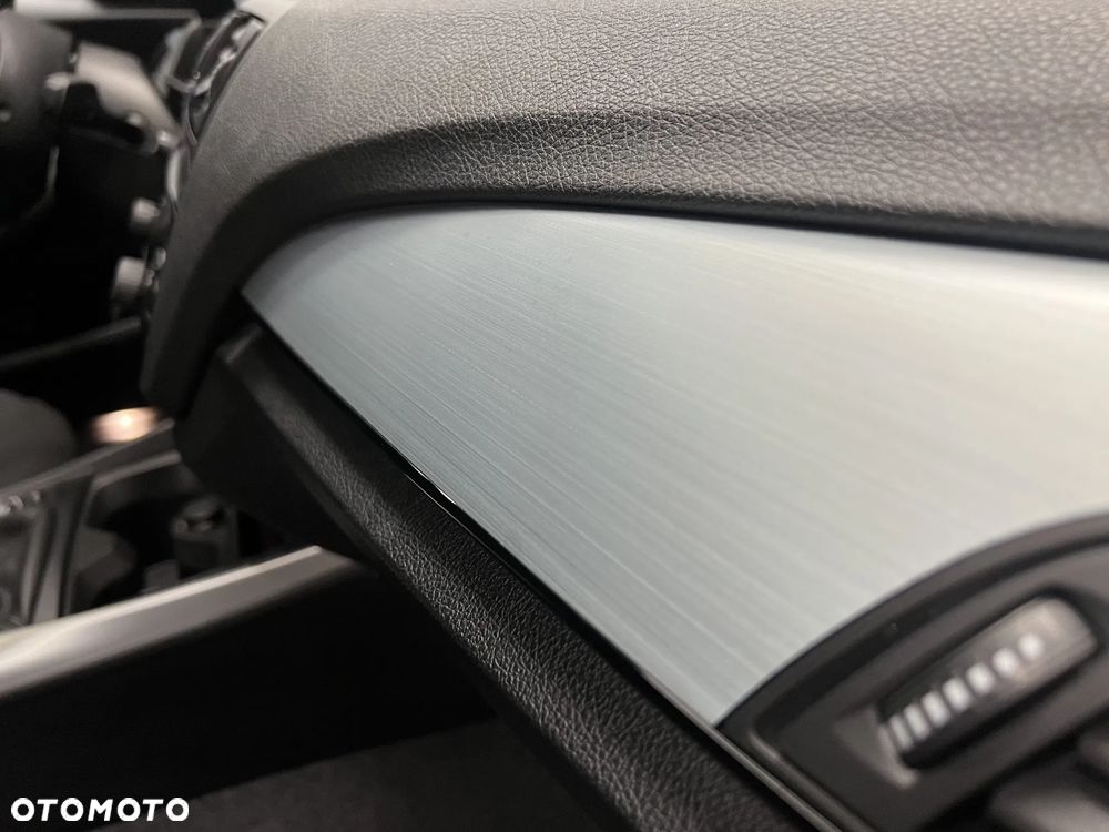 BMW Seria 1 116d Sport Line - 31