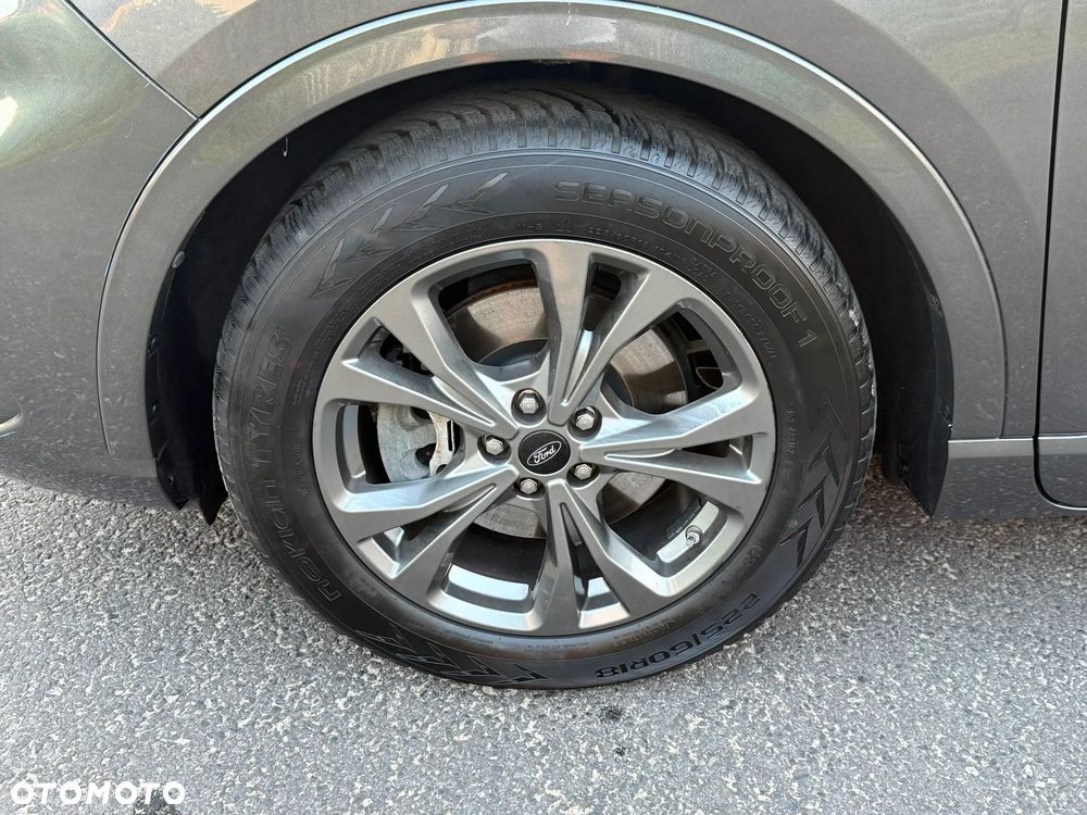 Ford Kuga 2.5 Duratec PHEV ST-LINE X - 28